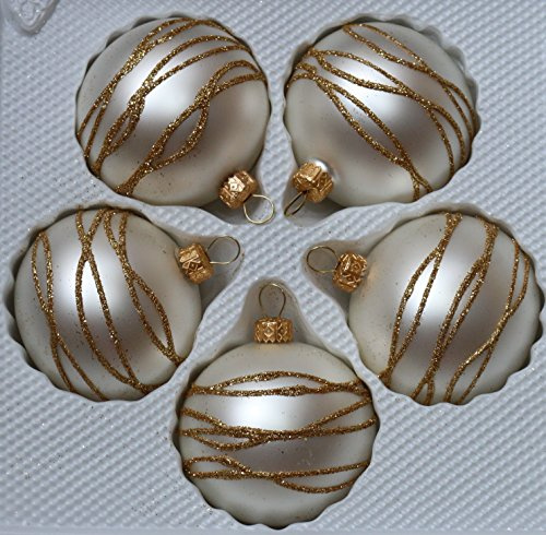 Matte weiße Weihnachtskugeln aus Glas mit Goldenen Applikationen Durchmesser - 6 cm 5er Set