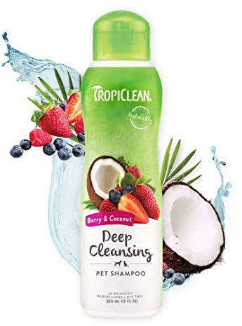 TropiClean Dog Shampoo Grooming Supplies - Deep Cleansing & Moisturising Dog and Cat Shampoo - Soap and Paraben Free -Derived from Natural Ingredients - Used by Groomers - Berry & Coconut, 355ml