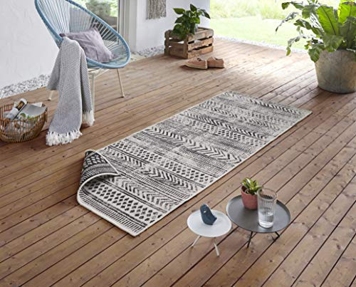 NORTHRUGS In- und Outdoor Teppich Biri 80x250cm - Wendeteppich Wetterfest Boho Style Vintage Design Läufer für Balkon Terrasse Garten Wintergarten Wohnzimmerteppich Wasserfest in Schwarz Creme
