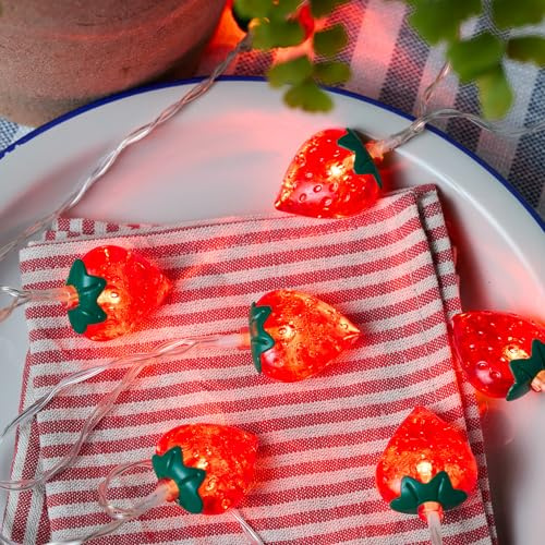 Lights4fun 10er LED Erdbeeren Lichterkette warmweiß Timer Batterie Lichterkette Innen Erdbeer Deko