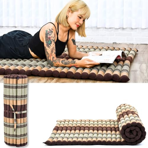 Leewadee Tappeto Thai Arrotolabile Largo 190 x 100 cm Kapok Rigido | Materasso pieghevole e traspirante per dormire, yoga, meditazione & massaggio. In viaggio, campeggio o come letto ospiti