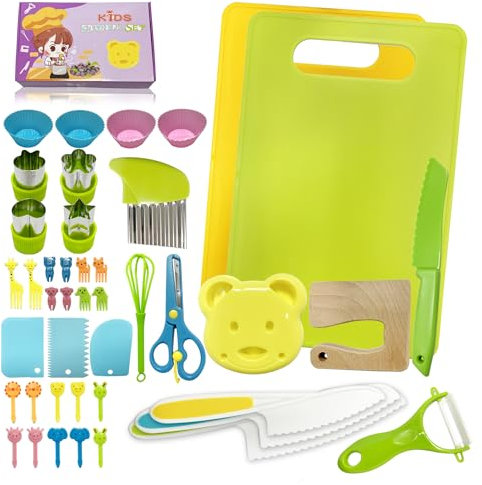 JAADU Set di Utensili da Cucina per Bambini 43 Pezzi, Kit con Coltelli Sicuri per Tagliare Frutta e Verdura, Comprende Taglieri, Coltelli e Stampo per Biscotti - Ideale per Insegnare a Cucina