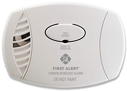 First Alert Carbon Monoxide Detector, Plug-In Alarm with Test & Silence Button, CO600, White, 1-Pack