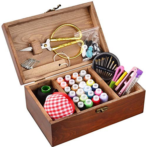 Kit di cucito essenziale, MKNZOME Oltre 110 pezzi Accessori di forniture per cucito fai-da-te Premium Mini kit di cucito portatili con scatola di legno per adulti Bambini Principianti Viaggiatore