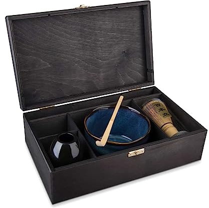 MAOCI Matcha Teeset Minwu Black Edition vierteilig mit Matchaschale, Matchabesen, Besenhalter und Matchalöffel - in edler Holz Box