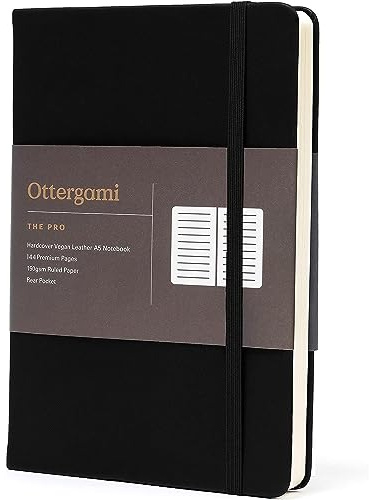 Ottergami The Pro Carnet A5 à couverture rigide – 144 pages, papier épais de 150 g/m² – Journal de luxe en cuir végétalien pour homme et femme – Essentiels pour le travail et l'université (noir)