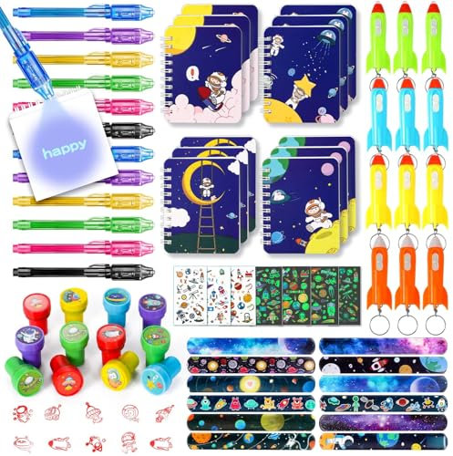 72 Weltraum Party Mitgebsel Kindergeburstag mit UV Stift & Notizbuch Stempel Raketen Schlüsselanhänger Tattoo Schnapparmband Geschenk Jungen Galaxy Astronaut Party Mitgebsel Junge Gastgeschenke