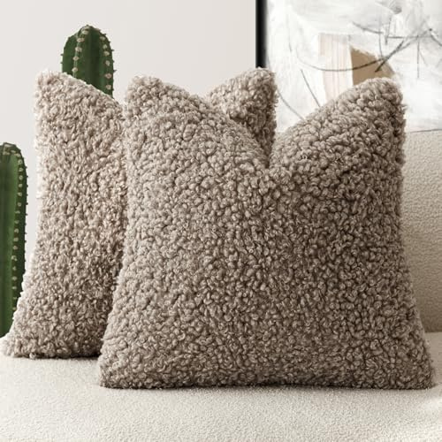 Foindtower Kunstfell-Kissenbezüge, Deko-Sherpa-Kissen, flauschig-weiche Kissenbezüge, Schaffell, dekorativer Fleecekissenbezug für Bett, Couch, Wohnzimmer, 2 Stück, 60 x 60 cm, Khaki