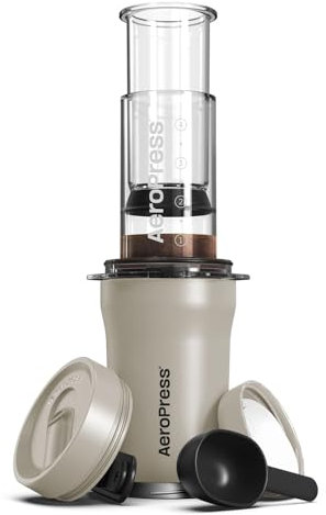 AeroPress Go Plus macchina da caffè portatile piccola, ideale per viaggio, campeggio & ufficio, French Press tutto-in-uno, macchina manuale espresso & pour-over, pronta in 2 min, Crema