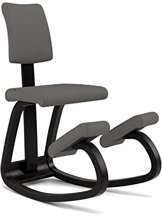 Varier Variable Plus Kniestuhl mit Rückenlehne Schwarz/Grau – Ergonomischer Bürostuhl im Skandinavischen Design, Aktives Sitzen und Komfort – 10 Jahre Garantie