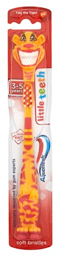 Aquafresh Little Teeth Toothbrush for Kids, Children 3-5 Years, Soft Bristles (Colours /characters may vary)