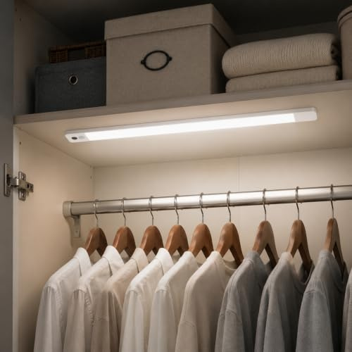 Lightbox LED inbyggd lampa | 550 lumen | 4 000 Kelvin | 60 cm | geststyrning | rörelsedetektor | batteri laddningsbar via USB-C | silverfärgad | perfekt för kök | skåp | hall