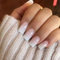 Irikdescia 24 Stück Press on Nails, Kurz Mittelgroß Quadratisch, mit Jelly-Klebestift, Französische Maniküre, Künstliche Nägel, Kurzer Sarg, für DIY-Nagelkunst-Dekoration (Farbverlauf Rosa)