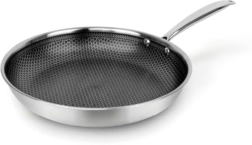 Qulinart by Brandt, Padella in acciaio inossidabile Triply, rivestimento a nido d'ape antiaderente e antigraffio, tutti i fuochi inclusi induzione, senza PFOA o coperchio, argenteo... (28 cm)