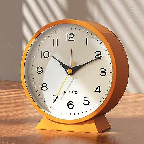 AYRELY Wecker Analog ohne Ticken, Kleiner Retro-Metall-Tischuhr, batteriebetrieben, mit Nachtlicht für Kinder und Erwachsene. Ideal für Nachttisch, Schlafzimmer und Wohnzimmer-Deko(Orange)