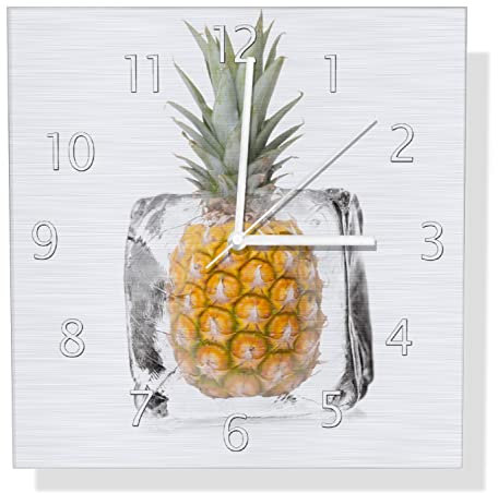 Wallario Design Wanduhr Ananas in Eiswürfel - Eiskaltes Obst aus Aluverbund, Alu-Uhr Größe 30 x 30 cm, weiße Zeiger mit Metalloptik