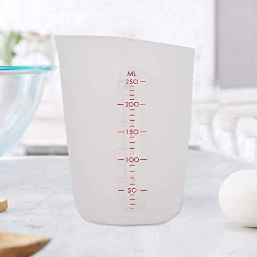 Qcwwy Silikon-Messbecher mit Markierung, 250 Ml, Transparent, Weicher Silikon-Messbecher, Visueller Halbdurchlässiger Milchbecher für Kaffeemaschine, Butter, Schokolade, Mischen (250 ml)
