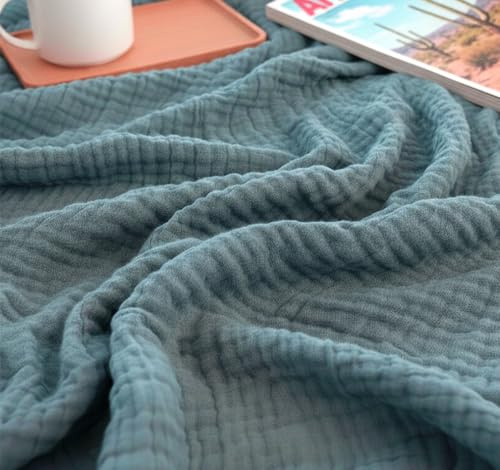 KyraHome 100% ekologisk bomull 140 x 152 cm muslin filt för soffa vuxen, förtvättad växt handfärgad, andningsbar mjuk, mysig lätt sommarfilt, alla årstider (skifferblå)