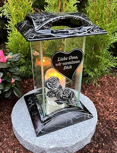 Lanterne funéraire avec inscription – Amour grand-mère, nous vous manquons – Bougie funéraire – Bougie funéraire – Décoration funéraire – 27 cm – Décoration funéraire avec bougie sans socle