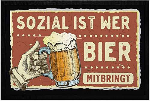 MoonWorks® Fußmatte mit Spruch Sozial ist wer Bier mitbringt Satire Zitat-Parodie Bierkrug Bierspruch rutschfest & waschbar schwarz 60x40cm