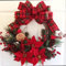 Ghirlanda di Natale da 30cm, ghirlanda per porta con palline di Natale, fiori di Natale, bacche e pigne per la porta d'ingresso, il camino e la decorazione della parete decorazione interna ed esterna