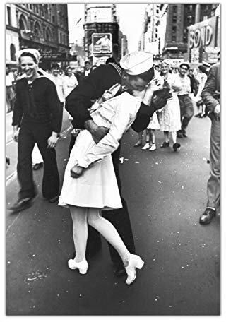 BaikalGallery Poster EL Beso 1945 Nueva York -(V2587) Impresión en Papel Fotográfico Gramaje 250gr.- Laminado en Acabado Satinado (50x75cm)
