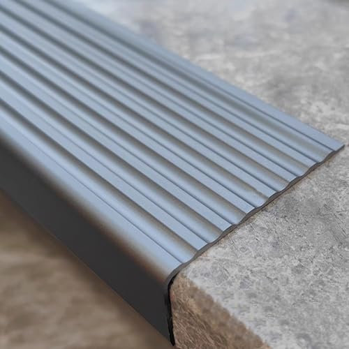 Koncey Profilo Angolare per Scale, Modanatura del Bordo della Scala, Protezioni per Bordi Scale in L, Profili Antiscivolo per Gradini in Alluminio, Facile da Installare(Grigio,W 50 MM x L 100 CM)