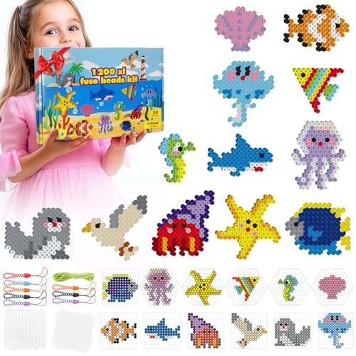 Lot de 1200 Perles à Repasser de 10mm, 20 Couleurs 1200 Perles à Repasser XL avec 2 Plaques Enfichables, 12 Motifs D'animaux Marins, 8 Cordons Porte-clés et 5 Papiers à Repasser, Cadeau Créatif