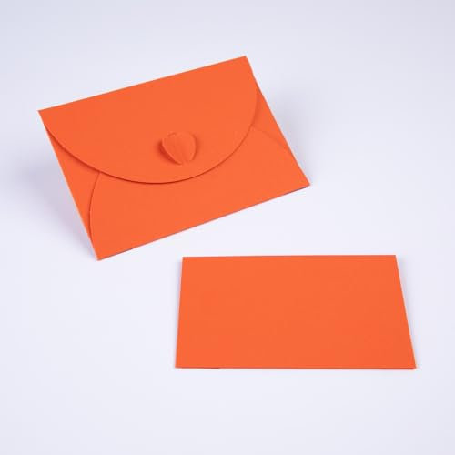 PresentFill® 25 Mini Briefumschläge mit Karten – Orange – Kleine Umschläge Mini mit Herz Verschluss und Blanko Karten aus 100% Recycling Kraftpapier zum Selbst gestalten und beschriften