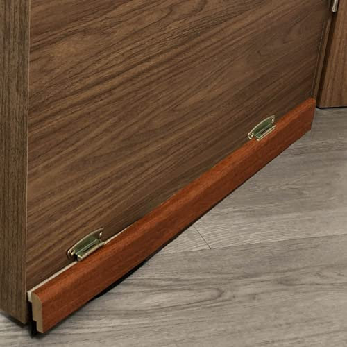 Burlete aislante bajo puerta basculante, fabricado en madera color SAPELI 91,5cm. Barra aislante de paño resistente de 10mm. Anti-ruido, Anti-aire, Anti-insectos. Fijación mediante tornillos.