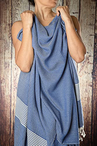 Happy Towels Hamamtuch | Badetuch | Saunatuch | Extra Lang & Weich Gewebt | 210 cm x 95 cm | 60% Tencel™ Lyocell und 40% Baumwolle | Fairtrade (Dunkelblau und Weiß, 1)