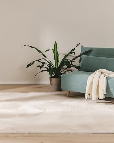 benuta Basic Kunstfaser Fellteppich Furry - Beige 200x290 cm - Weicher Wohnzimmerteppich - Anti-Rutsch-Rückseite - Waschbar - Für Fußbodenheizung geeignet