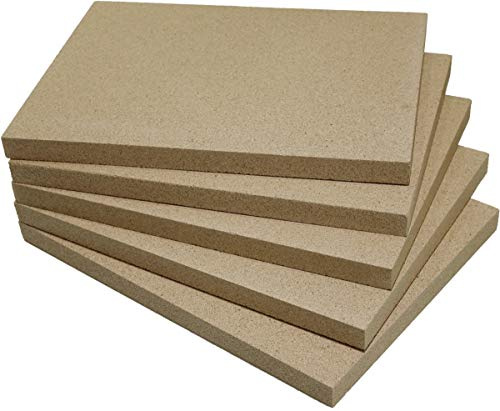 Plaque en vermiculite Ignifuge Plaque de foyer servant de rechange pour les plaques en chamotte Revêtement intérieur pour cheminée four et poêle Dans les épaisseurs de 30 mm et de 25 mm beige
