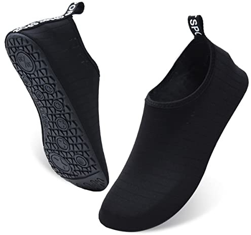 AUXDIQ Chaussures Aquatiques Homme Femme Chaussures de Plage Chaussures de Natation Séchage Rapide Chaussures d'eau Chaussettes Aqua, Mode 1 Noir, 42/43 EU