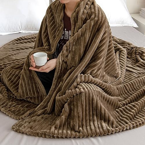 EMEMA Kuscheldecke Fleecedecke Flanell Decke Einfarbig Wohndecken Couchdecke Flauschig Überwurf Mikrofaser Tagesdecke Sofadecke Blanket Für Bett Sofa Schlafzimmer 125x150 cm Braun