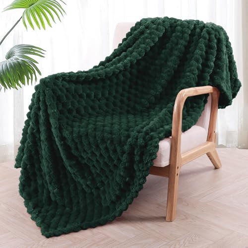 Exclusivo Mezcla Extra Large Soft Fleece Throw Blanket, 127x178 CM Stylish Jacquard Throw Blanket for Couch, Fuzzy Cozy Lightweight for All Season, Forest Green