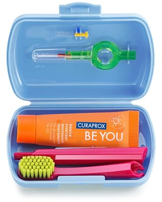 Curaprox Kit de viaje Cepillo de dientes CS 5460 con Pasta de dientes' Be You ' | 2 Cepillos Interdentales CPS Prime 07 y 09 / Kit de cuidado Dental 9,5 cm x 6 cm/Azul/Fabricado en Suiza