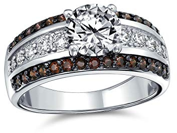 Bling Jewelry Anpassbarer 3ct AAA CZ Zweifarbiges Schokoladenbraun Klare Runde Brillantgeschliffene Solitär-Verlobungsring für Frauen mit 3-reihigem breitem Pavé-Band, versilbert