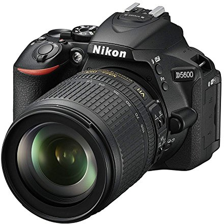 Nikon D5500 + Nikkor 18-105 VR Fotocamera Reflex Digitale, 24,2 Megapixel, LCD Touchscreen Regolabile, Wi-Fi Incorporato, Nero [Versione EU]