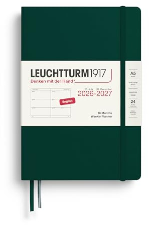 LEUCHTTURM1917 Veckokalender 2027 medium (A5) – engelska, skogsgrön, inbunden 145 x 210 mm, 18 månader – 07. 2026-12.2027, 1 vecka per dubbelsida, 80 g/m² papper