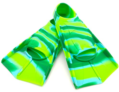 Fadgesy Swimming Training Fins,Comfortable Silicone Flippers for Swimming and Diving,Size Suitable Kids Girls Boys Adults (Small, GreenGrassland)
