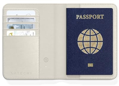 SATECHI FindAll Funda Pasaporte para Viaje con Find My con 4 Slots para Tarjetas, Carga Inalámbrica y Protección RFID, Compatible con App iOS Buscar, Material Premium (PU) – Beige