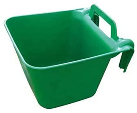 Horses Mangiatoia Tosoni in Plastica con Ganci Verde, per l’Equitazione, Solida e Robusta, Ottima per l’Alimentazione del Vostro Cavallo, Pratica ed Igienica