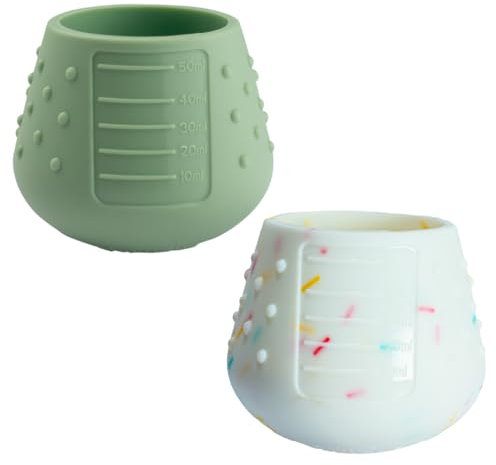 Tidy Tot Dinky Cup 50ml Offener ausbalancierender trinklernbecher ab 4 Monate, BPA-freies Silikon, Extra klein für schmale Münder und kleine Hände | Baby Trinkbecher 2 Pac, Sprinkles & Sage