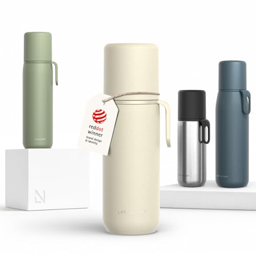 LARS NYSØM Botella Térmica de Acero Inoxidable - Isotérmica de Doble Pared con Taza y Correa, Metálica Hermética para Viaje, Oficina y Exterior (Almond Beige, 500ml)