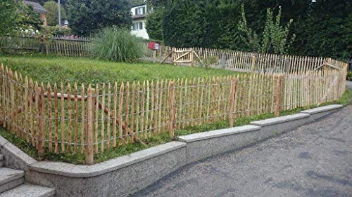 Gartenwelt Riegelsberger Premium Staketenzaun aus Kastanie Kastanienzaun Rollzaun Lattenzaun Holz-Zaun Lattenabstand 4-6 cm Zaunlänge 2,2 m Höhe 80 cm