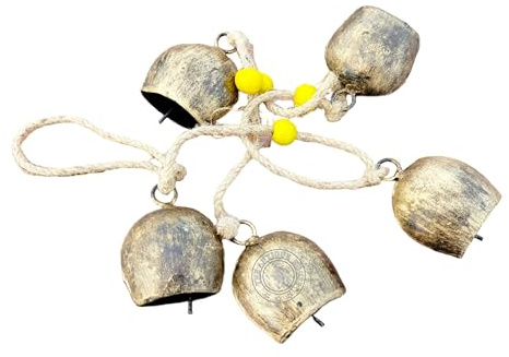 Juego de 5 campanillas rústicas de Navidad hechas a mano con acabado dorado antiguo para colgar en la pared, cuerda de yute, campanas de hierro, campana de vaca