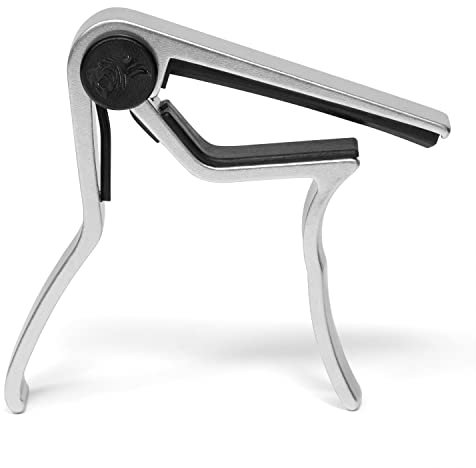 TIGER Einhand - Triggercapo, Universal-Gitarrencapo für Akustische Gitarre, Klassische Gitarre, E-Gitarre und Bassgitarre. Leichte Handhabung - Chrome -