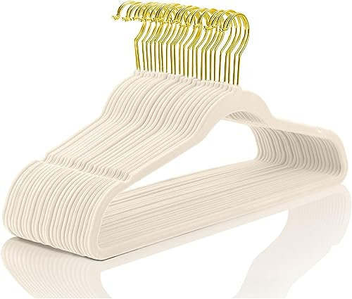 MIZGI Premium Samt-Kleiderbügel, robust, rutschfest, schmal, Samt, elfenbeinfarben, goldene Haken, platzsparend, 60 Stück