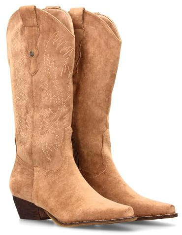 Botin campero con Grabado en la Cana, Tacon cuadrdo bajo, Cierre de Cremallera. Coleccion Otono Invierno 2023
